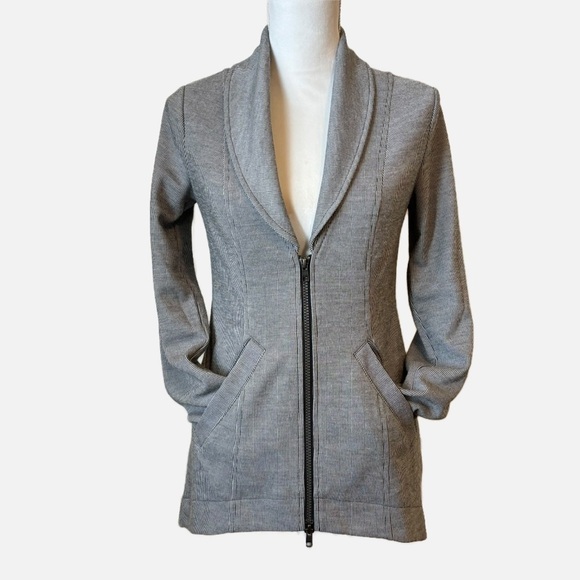 CAbi Drop-off Gray Zip Back Blazer Jacket - Picture 11 of 11